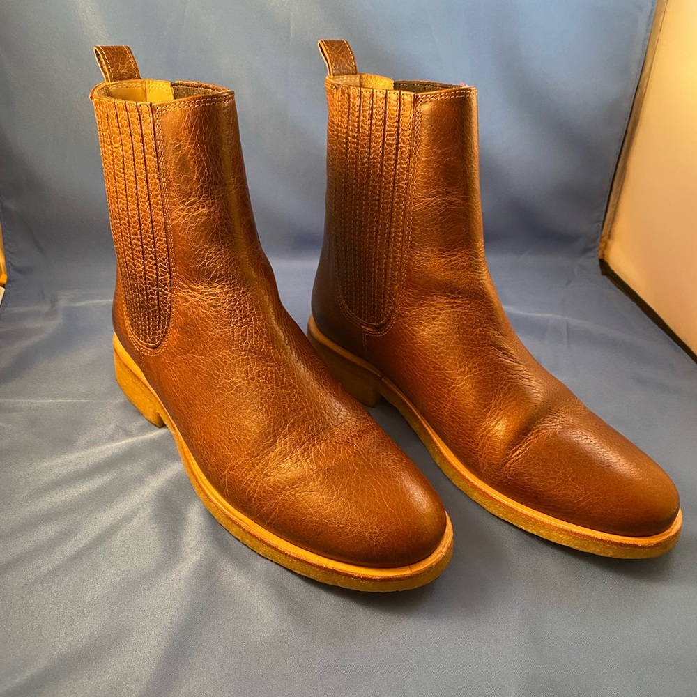 Angulus Leather Chelsea Boot. 39. New. Brown. Danish brand. Made in Portugal.